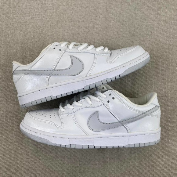 2002 Nike SB Dunk Low Pro B “Neutral Grey Patent Leather” - Picture 3 of 4